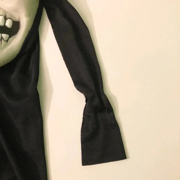 Easter Unlimited Scream Ghost Face Skull  Fanged Vampire Mask Glows In Dark - Picture 7 of 13